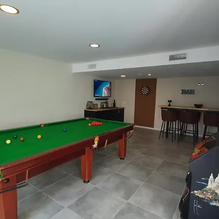 Pool & Snooker Villa