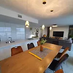 Villa Pool & Snooker